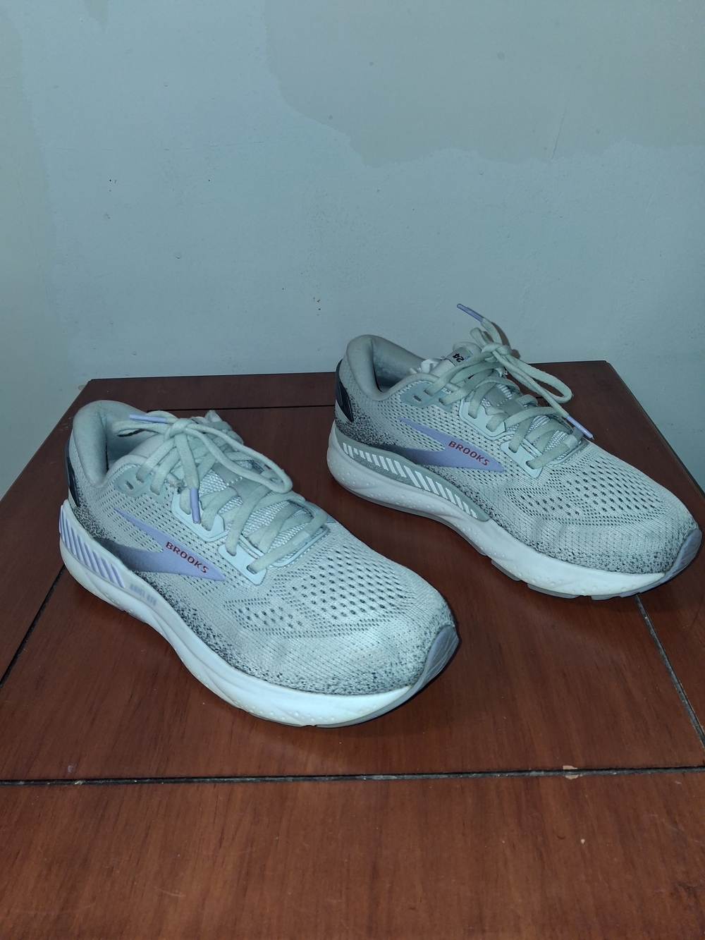 Brooks Women's Light Gray Running Shoes with Lavender Accents
